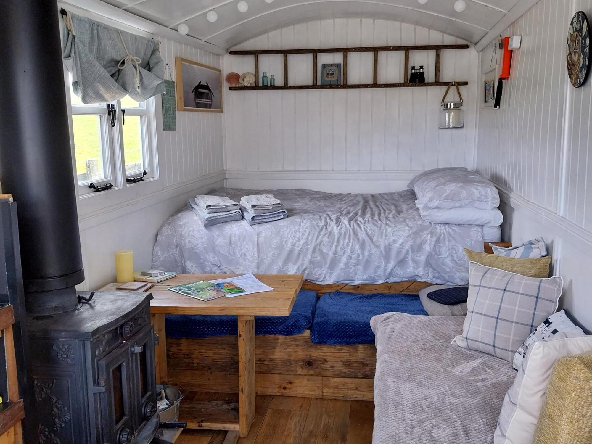 Meadowbeck - Shepherd Huts Fylingdales Экстерьер фото