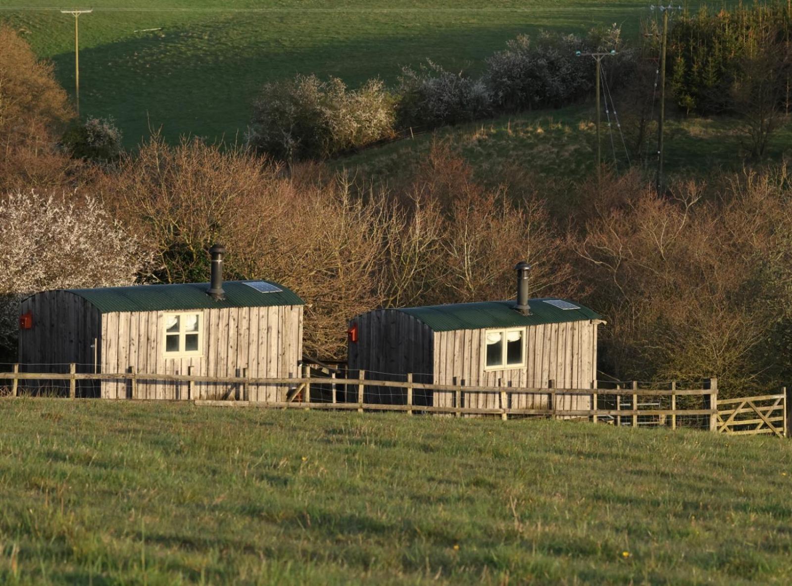 Meadowbeck - Shepherd Huts Fylingdales Экстерьер фото