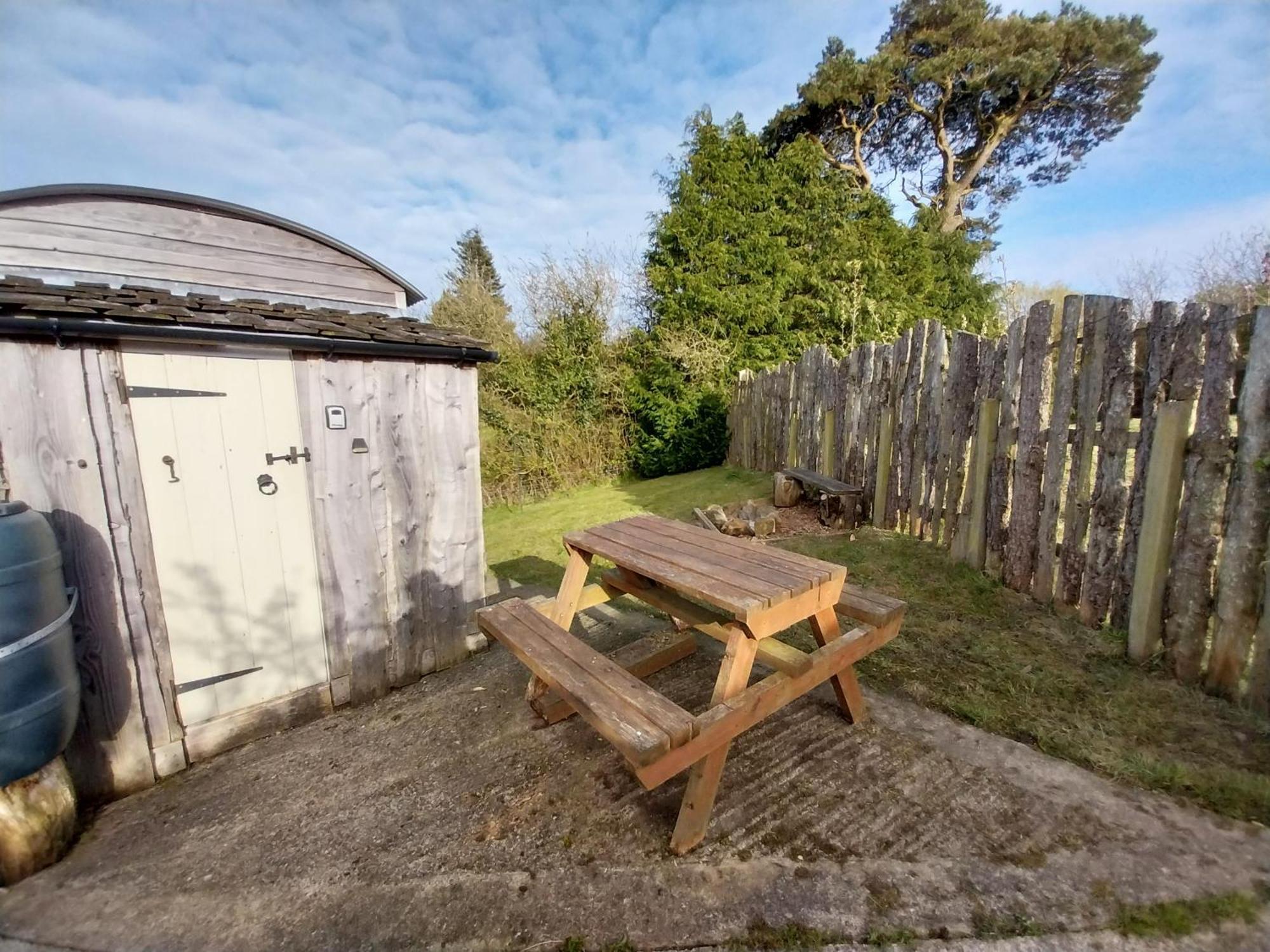 Meadowbeck - Shepherd Huts Fylingdales Экстерьер фото