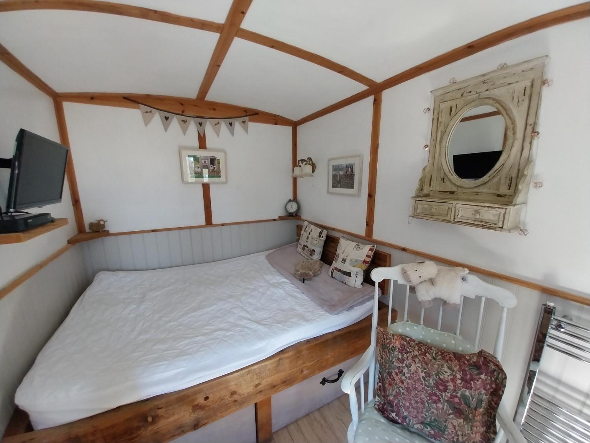 Meadowbeck - Shepherd Huts Fylingdales Экстерьер фото