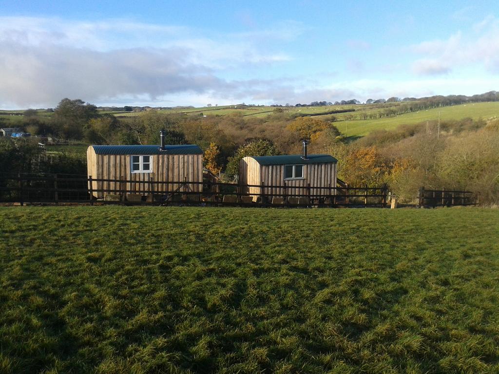 Meadowbeck - Shepherd Huts Fylingdales Экстерьер фото